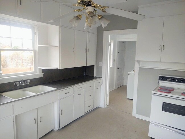 159 E 100 S, Kanab, UT 84741 - photo 3