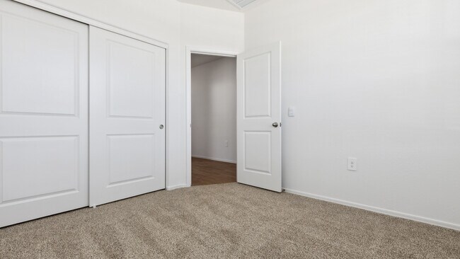 18463 W Hackamore Dr, Wittmann, AZ 85361 - photo 4