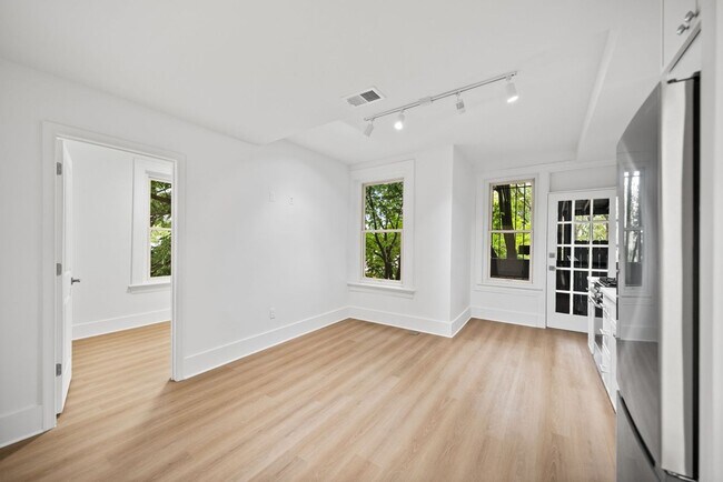 Brand-New Luxury Residences in the Heart of Historic Capitol Hill, Washington, DC 20003 - photo 4