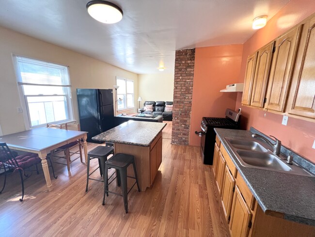 206 California Ave unit 206C-2R, Providence, RI 02905 - photo 4