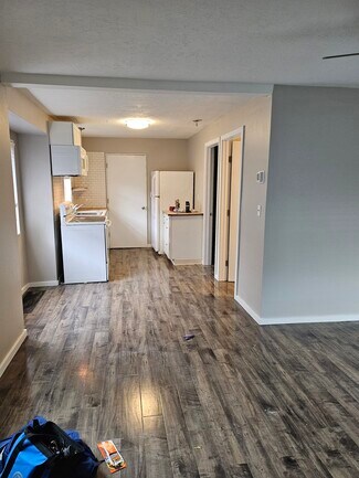 1765 C St NE, Salem, OR 97301