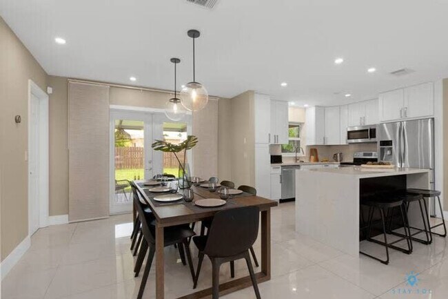 220 NE 10th Ave unit ID1227318P, Hallandale Beach, FL 33009 - photo 7