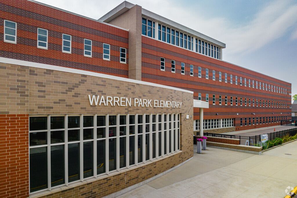 Warren Park Elementary is a public school in Cicero, IL.