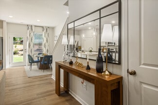 8 Sutton Dr, Taylors, SC 29687