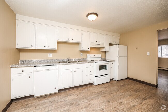 The Malory Apartments, Cedar Rapids, IA 52405 - photo 3