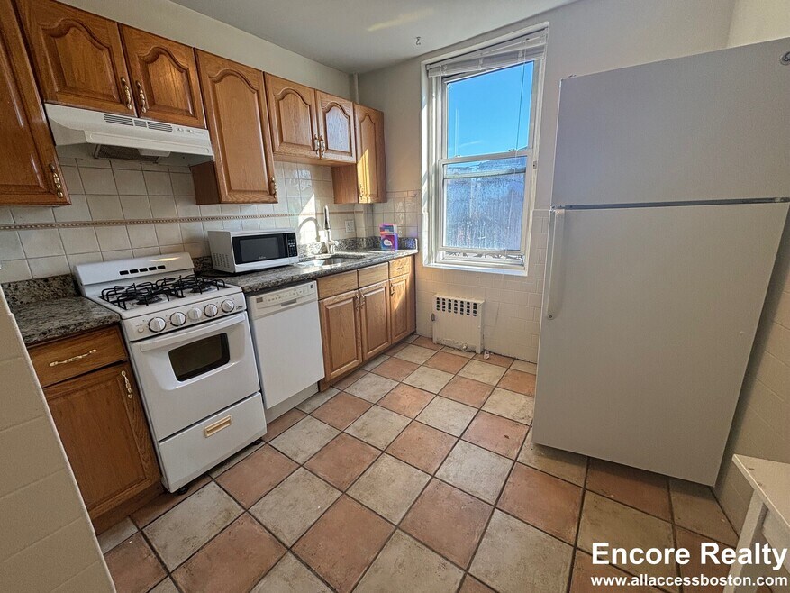 126 Warren St unit 35, Boston, MA 02119 - photo 1