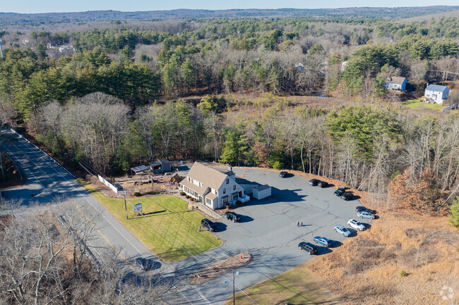 Fitzgerald Community School
is located in Chapinville, Northborough.