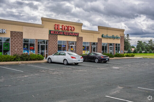 El Loro Mexican Restaurant brings authentic flavors to Belle Plaine with traditional dishes, fresh ingredients, and warm hospitality in a welcoming family-friendly atmosphere.