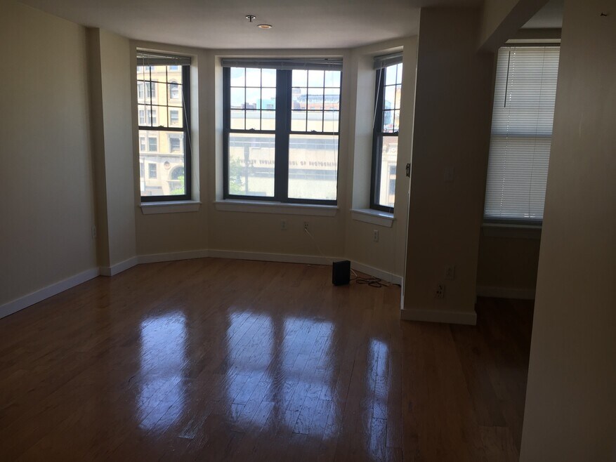 532 Commonwealth Ave unit 3B, Boston, MA 02215 - photo 1