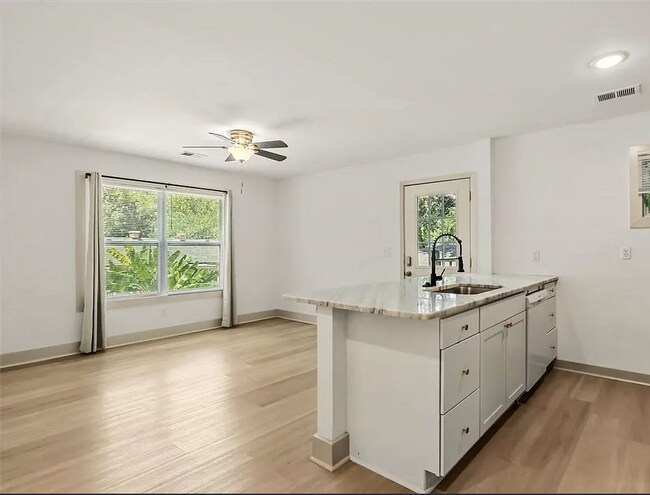 1714 Le Grand St unit Top Unit, Savannah, GA 31401 - photo 4