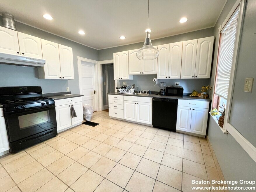 18 Romsey St unit 1, Dorchester, MA 02125 - photo 1