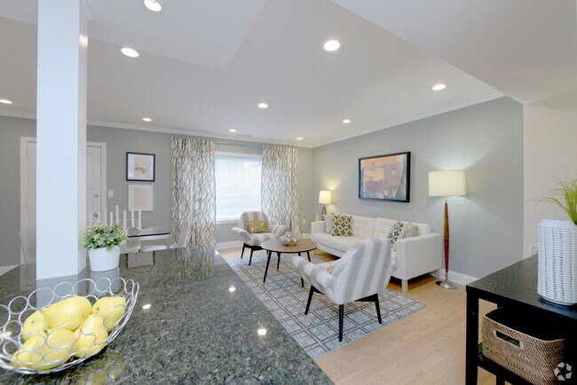 39 Gerry Rd unit 1, Chestnut Hill, MA 02467 - photo 7