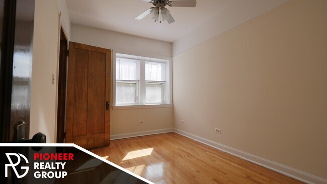 812 W Waveland Ave unit M02B, Chicago, IL 60613 - photo 5