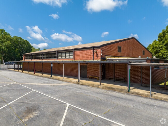 Arnco-Sargent Elementary School serves over 340 students.