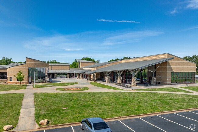 North Georgia Technical College is a highly respected institution for higher education in the Toccoa region.