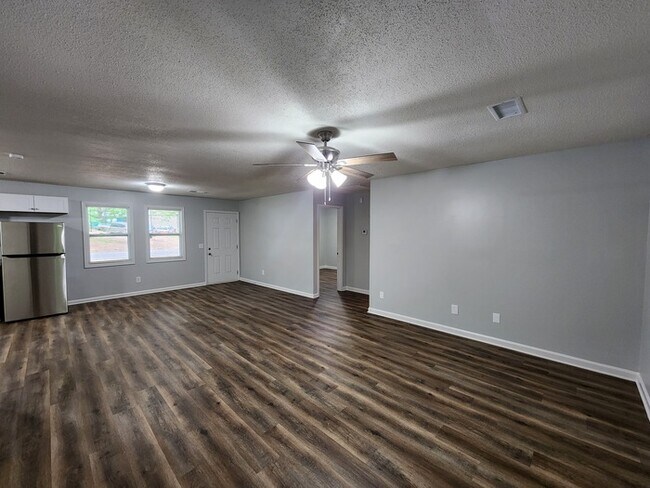 723 W Creek Cir, Monroe, GA 30655 - photo 4