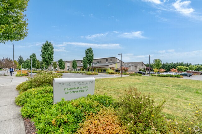 Peter G. Schmidt Elementary School has an enrollment of 649 students.