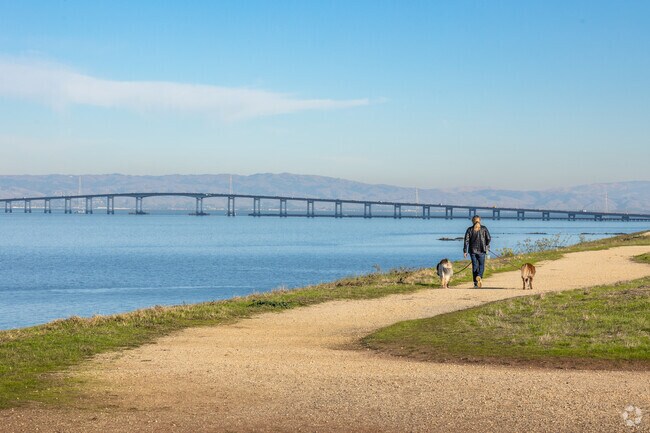 Seal Point Park offers long waterfront walking trials.