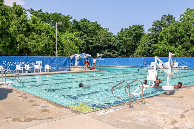 There are lifeguards and swimming lessons available at Bowles C. Ford Park pool.