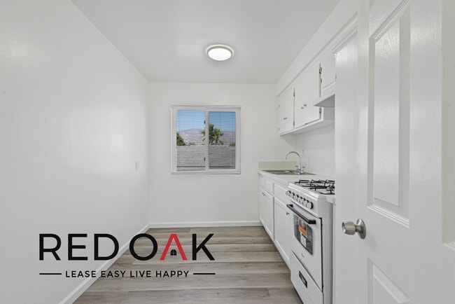 13311 Maclay St unit 10, San Fernando, CA 91340 - photo 2