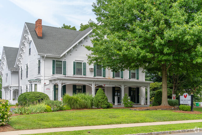 The Red Oaks School is a private school located in Morristown, 
NJ.