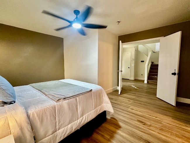 638 Ribbon Grass Ave, Las Vegas, NV 89183 - photo 4