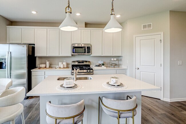 403 Comstock Rd, South Elgin, IL 60177 - photo 6