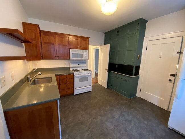 589 Lincoln Ave unit 1, Saint Paul, MN 55102 - photo 6