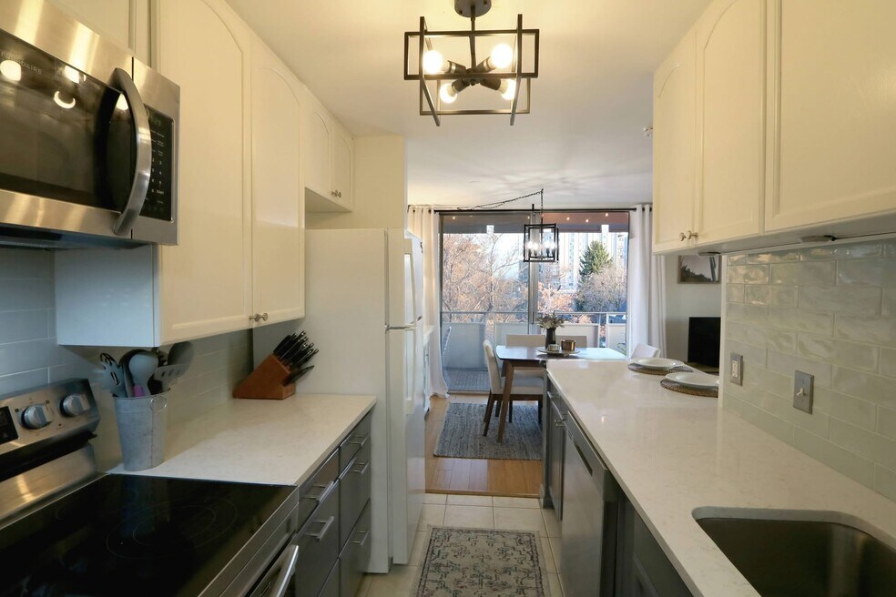 937 N Clarkson St, Denver, CO 80218 - photo 1