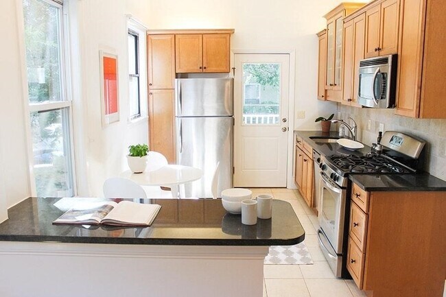 4 Trowbridge Place unit 8, Cambridge, MA 02138 - photo 2