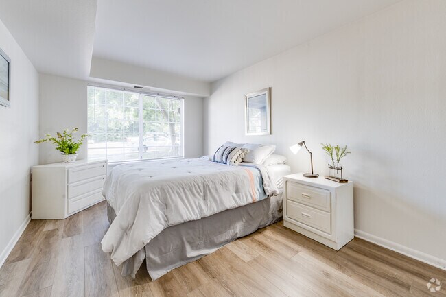 Oakbrook Apartments, Grand Rapids, MI 49546 - photo 7