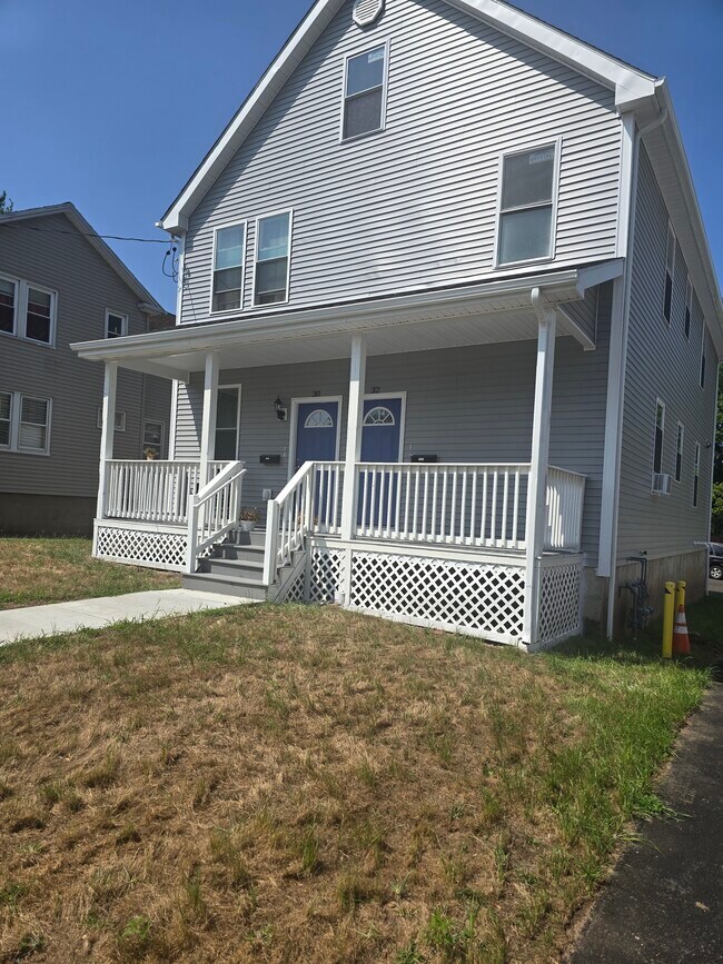 32 Homestead Ave unit Comfy Homestead, New Britain, CT 06053 - photo 5