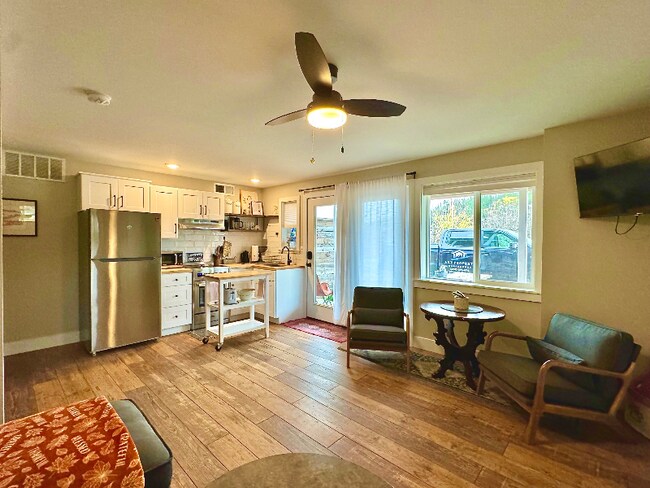 33 Walker Ave unit B, Somers, MT 59932 - photo 2