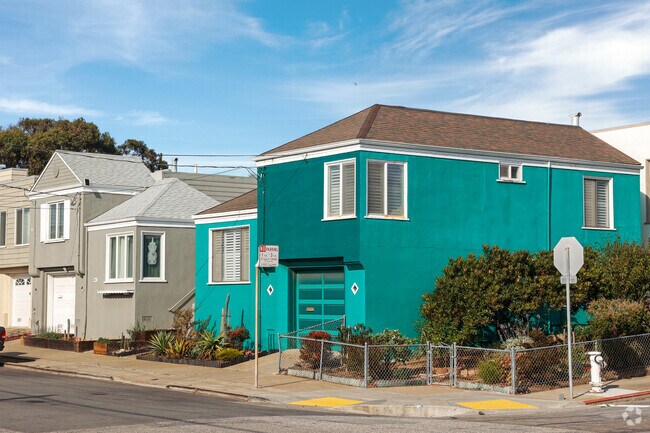 Discover vibrant living in Outer Parkside.