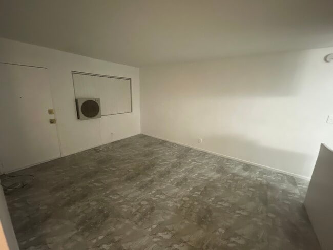 424 W Wilson Ave unit C, Ridgecrest, CA 93555 - photo 6