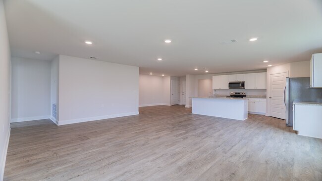 1561 Beverly Ln, Hahira, GA 31632 - photo 5