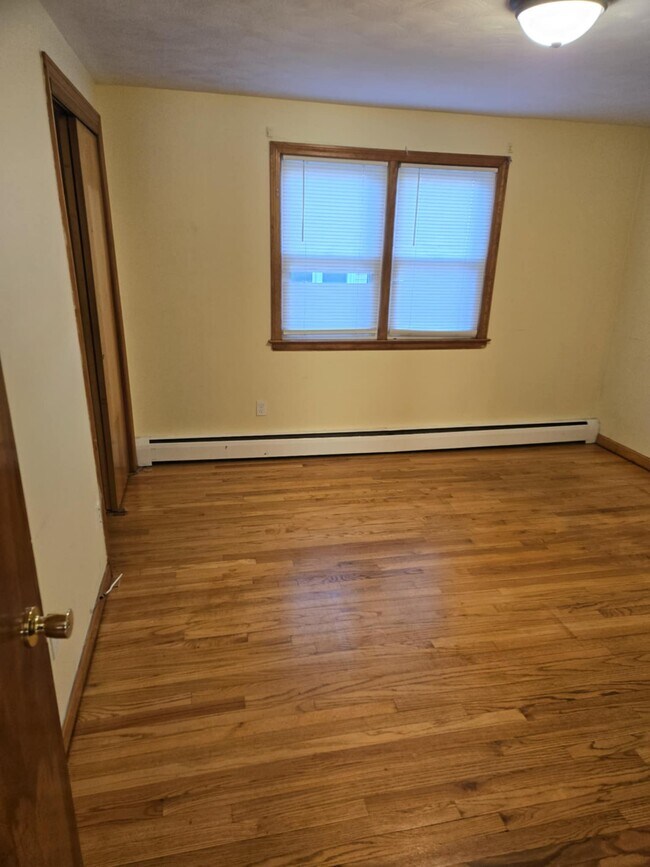 144 Osgood Ave unit 1st floor, New Britain, CT 06053 - photo 7