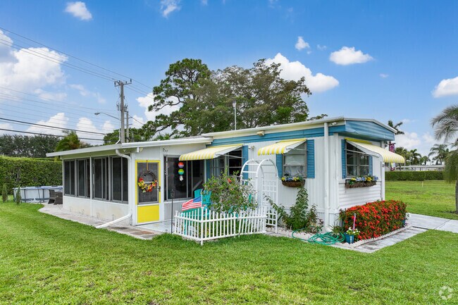 You can find beautifully maintained gardens and landscaping in the Tropical Breeze neighborhood.