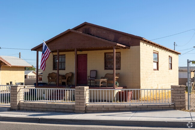 In Needles, homes stand like sentinels, painted in hues that mirror the desert sunset.