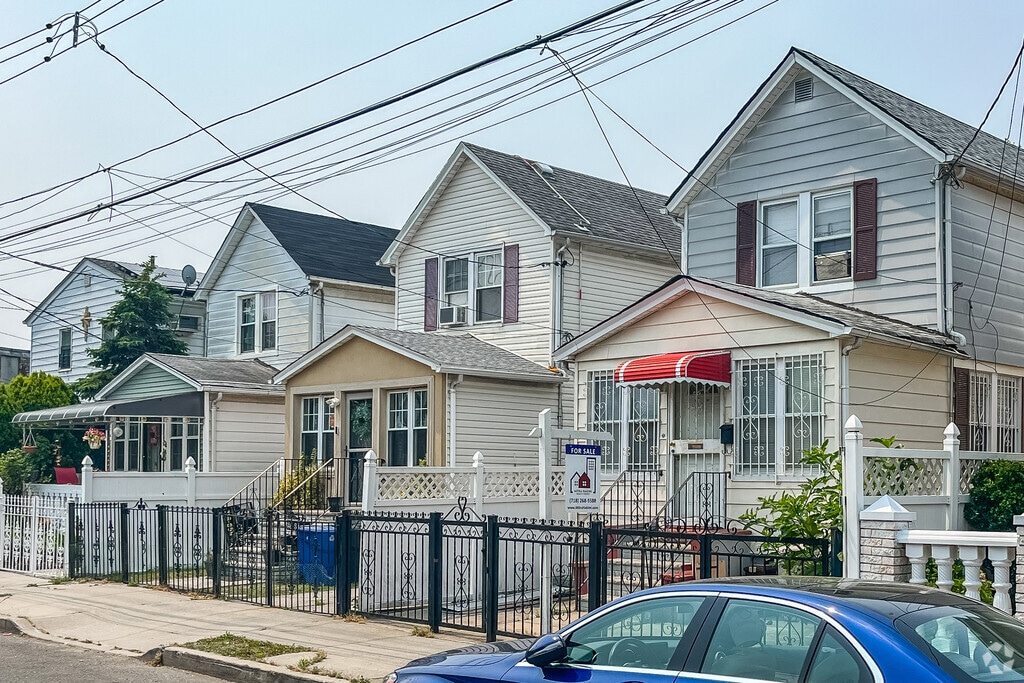 About Springfield Gardens Schools, Demographics, Things to Do