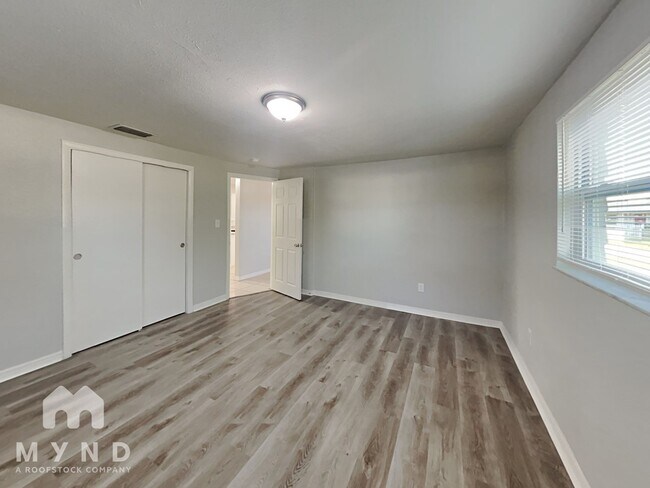 4242 Oak Bluff Ave, Holiday, FL 34691 - photo 6