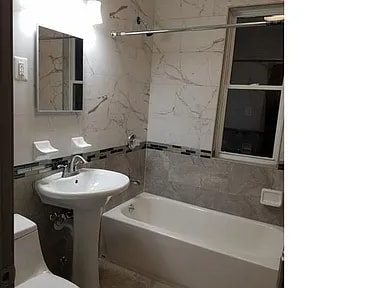 69-75 James St unit 302, Hartford, CT 06106 - photo 2