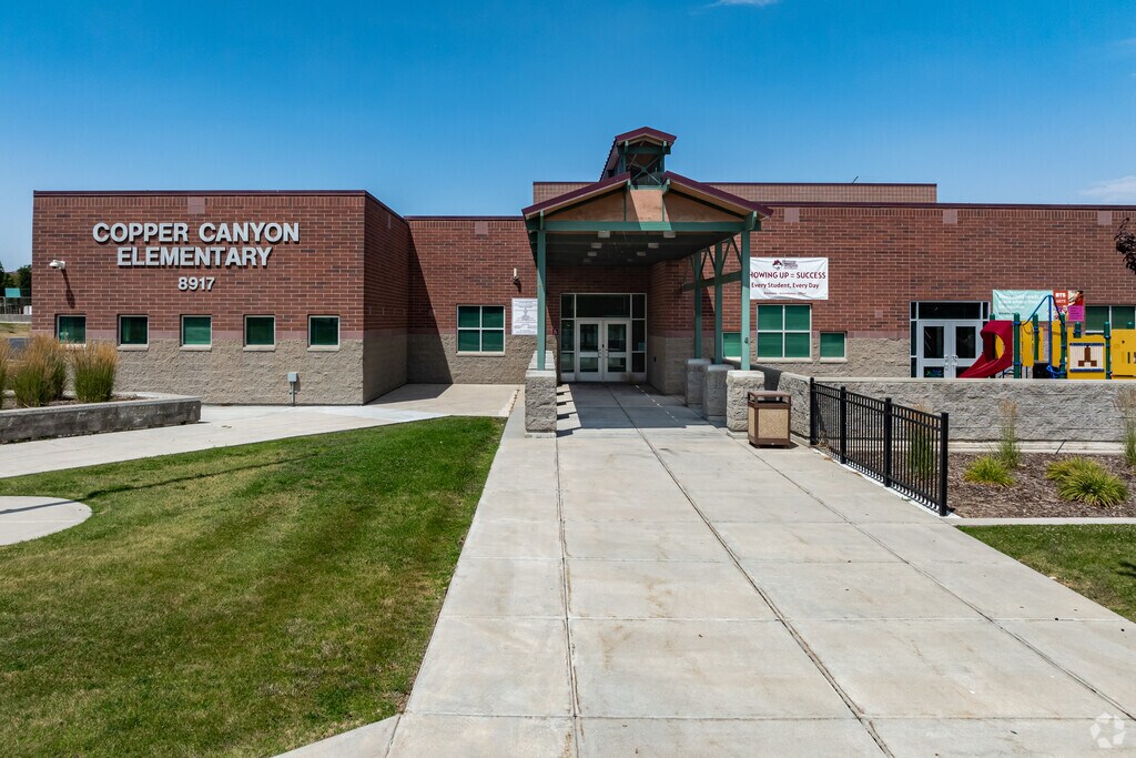 Copper Canyon Elementary School serves students from grades K to 6.