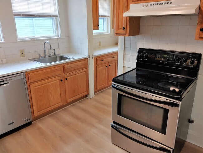 12 Quincy St unit 1, Arlington, MA 02476 - photo 2