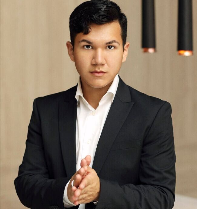 Agent Photo