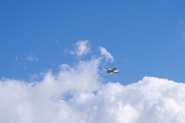 Lets take a flight form Salinas Municipal Airport.