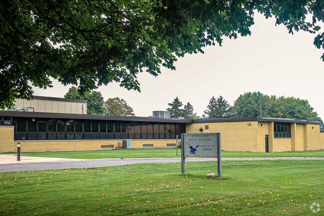 Hiawatha Junior/Senior High School provides education in the neighborhood of 
Malta