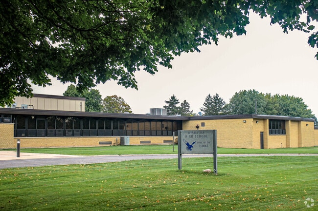 Hiawatha Junior/Senior High School provides education in the neighborhood of 
Malta