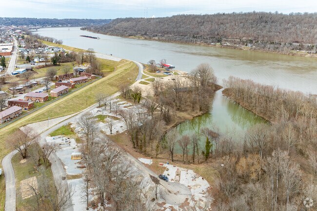 Maysville River Park has approximately 30 acres and features a marina, camping facilities, and a boat launch.