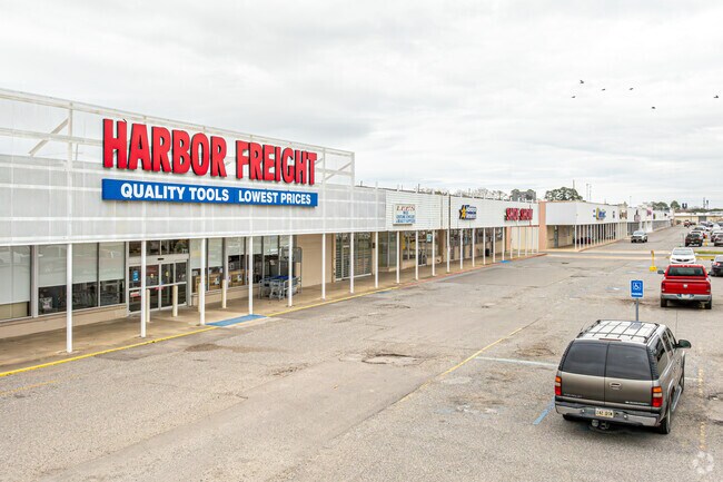 The Vista Village Shopping Center is one of several around Opelousas.